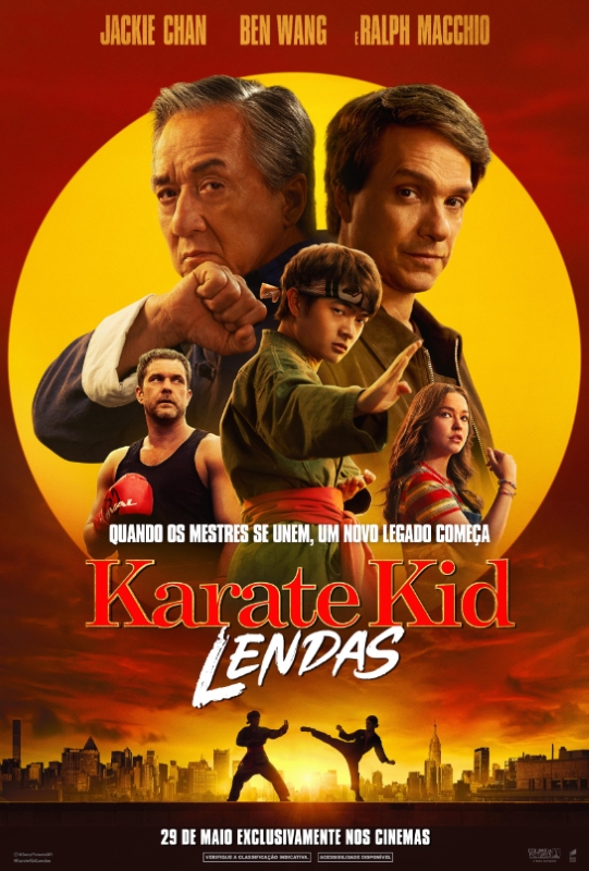 Cartaz de divulgação do filme. Na parte superior do cartaz, seis pessoas de pele clara estão à frente de um círculo amarelo. À esquerda, está um homem de olhos puxados e cabelo grisalho e curto. À direita, um homem de cabelo castanho, liso e curto. Abaixo dos dois, em proporção menor e da esquerda para a direita: um homem de cabelo curto e barba por fazer usa luvas de boxe vermelhas; um jovem de olhos puxados e cabelo castanho curto usa uma faixa na testa e quimono verde e uma jovem de cabelo ondulado, castanho e comprido. Na parte inferior, a silhueta de duas pessoas em poses de luta: a da esquerda está com uma mão estendida à frente ao corpo e a da direita desfere um chute alto. Ao fundo, o sol um pouco acima dos prédios de uma cidade e o céu avermelhado. No topo do cartaz, letras alaranjadas: “Jackie Chan, Bem Wang e Ralph Macchio”. No centro da imagem, em letras brancas: “Quando os mestres se unem, um novo legado começa”. Logo abaixo, em vermelho e branco: “Karate Kid: Lendas”.